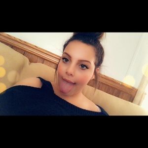 Meet your Posher, Kira